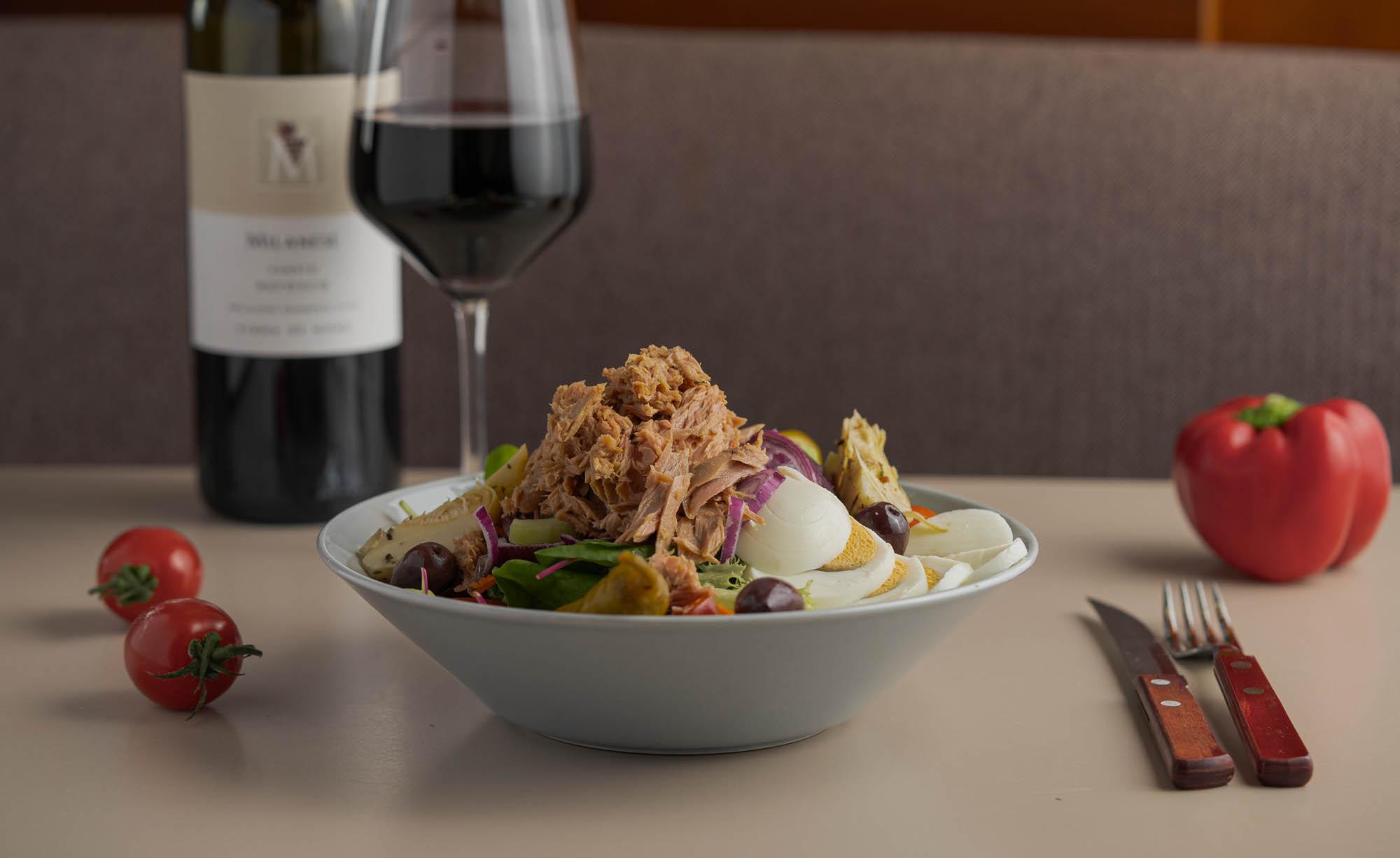 Nizza salad with wine